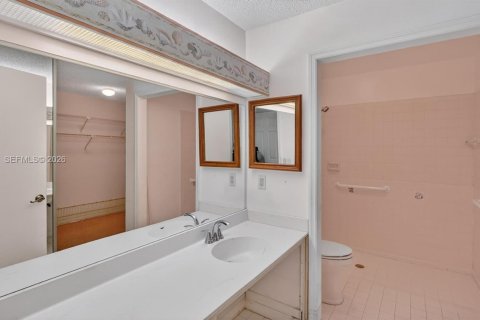 House in Coconut Creek, Florida 3 bedrooms, 159.42 sq.m. № 2018655 - photo 18