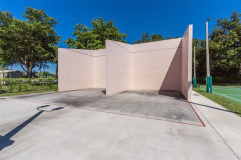 House in Coconut Creek, Florida 3 bedrooms, 159.42 sq.m. № 2018655 - photo 12