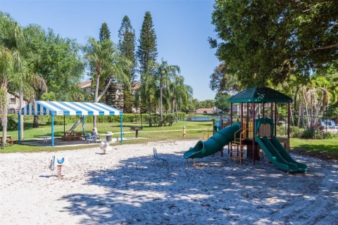 House in Coconut Creek, Florida 3 bedrooms, 159.42 sq.m. № 2018655 - photo 11