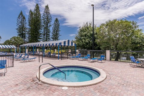 House in Coconut Creek, Florida 3 bedrooms, 159.42 sq.m. № 2018655 - photo 8