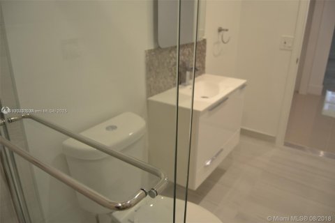 Condo in Miami, Florida, 1 bedroom  № 2082361 - photo 19