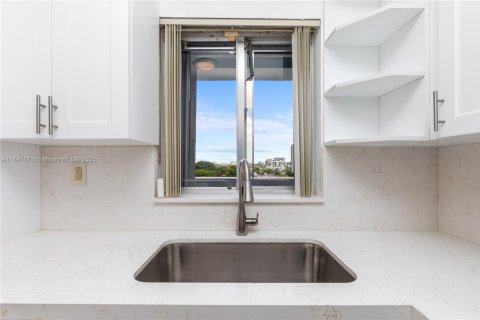 Купить кондоминиум в Майами, Флорида 2 спальни, 82.03м2, № 1849019 - фото 10