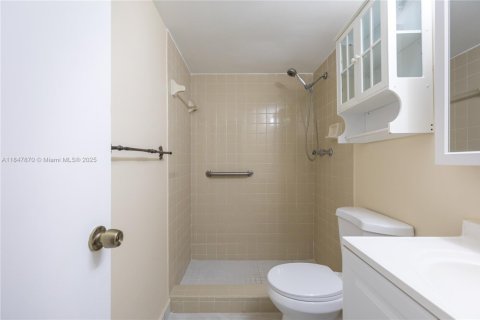 Купить кондоминиум в Майами, Флорида 2 спальни, 82.03м2, № 1849019 - фото 17