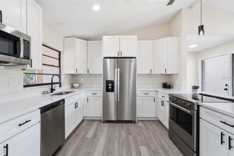 House in Lake Wales, Florida 3 bedrooms, 137.5 sq.m. № 2092257 - photo 6