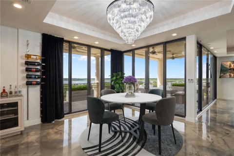 Condominio en venta en Kissimmee, Florida, 4 dormitorios, 332.31 m2 № 1801728 - foto 19