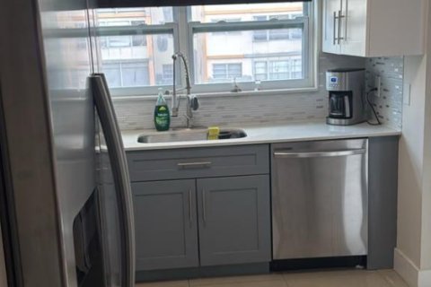 Condominio en venta en Lauderhill, Florida, 2 dormitorios, 90.58 m2 № 2261643 - foto 2