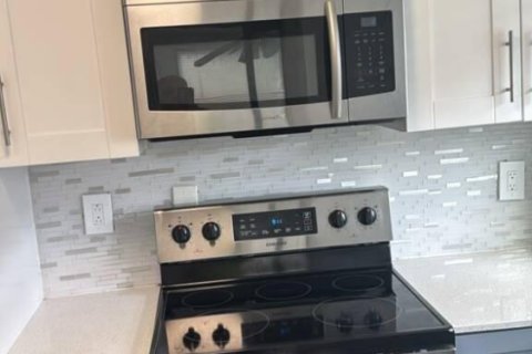 Condominio en venta en Lauderhill, Florida, 2 dormitorios, 90.58 m2 № 2261643 - foto 3