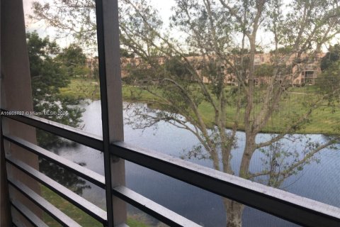 Condo in Davie, Florida, 2 bedrooms  № 1896096 - photo 7