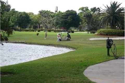 Condo in Davie, Florida, 2 bedrooms  № 1896096 - photo 11