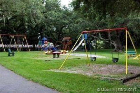 Condo in Davie, Florida, 2 bedrooms  № 1896096 - photo 16