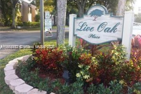 Condo in Davie, Florida, 2 bedrooms  № 1896096 - photo 21