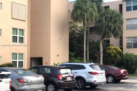 Condo in Davie, Florida, 2 bedrooms  № 1896096 - photo 10