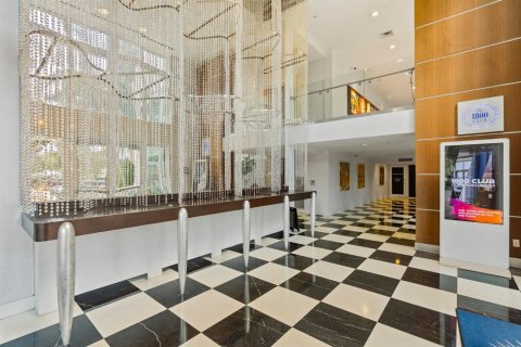 Condo in Miami, Florida, 1 bedroom № 2082101 - photo 2