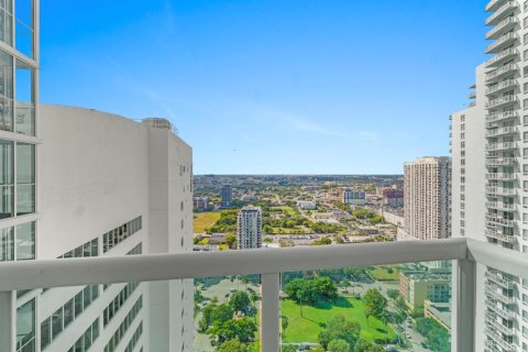 Condo in Miami, Florida, 1 bedroom № 2082101 - photo 17