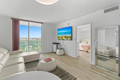 Condo in Miami, Florida, 1 bedroom № 2082101 - photo 15