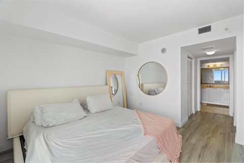 Condo in Miami, Florida, 1 bedroom № 2082101 - photo 24