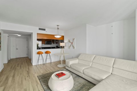 Condo in Miami, Florida, 1 bedroom № 2082101 - photo 14