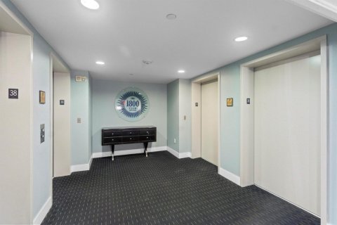 Condo in Miami, Florida, 1 bedroom № 2082101 - photo 6
