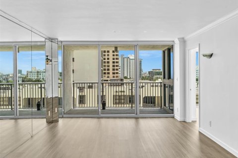 Condo in Miami Beach, Florida, 2 bedrooms  № 1836398 - photo 28