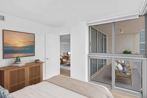 Condo in Miami Beach, Florida, 2 bedrooms  № 1836398 - photo 12