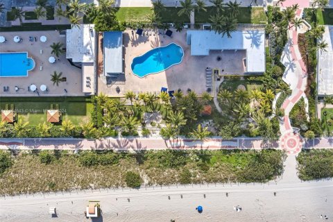 Condo in Miami Beach, Florida, 2 bedrooms  № 1836398 - photo 4