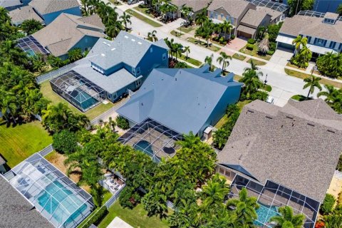 House in Apollo Beach, Florida 4 bedrooms, 268.02 sq.m. № 2209146 - photo 5