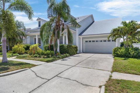 House in Apollo Beach, Florida 4 bedrooms, 268.02 sq.m. № 2209146 - photo 9
