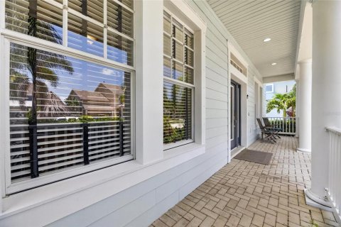 House in Apollo Beach, Florida 4 bedrooms, 268.02 sq.m. № 2209146 - photo 11
