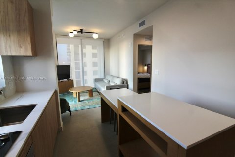 Copropriété à louer à Miami, Floride: 2 chambres, 76.64 m2 № 2024279 - photo 2