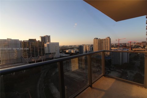 Copropriété à louer à Miami, Floride: 2 chambres, 76.64 m2 № 2024279 - photo 16