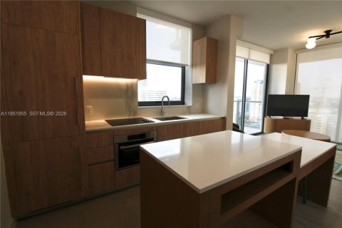 Copropriété à louer à Miami, Floride: 2 chambres, 76.64 m2 № 2024279 - photo 3