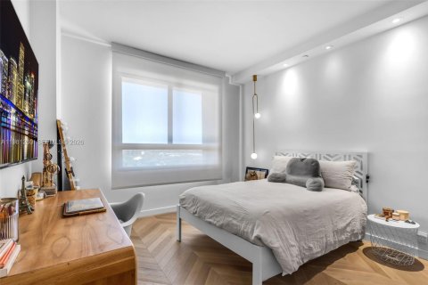 Condominio en venta en Key Biscayne, Florida, 2 dormitorios, 143.72 m2 № 2045137 - foto 17