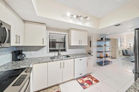 Copropriété à vendre à Riviera Beach, Floride: 3 chambres, 242.94 m2 № 2175895 - photo 9