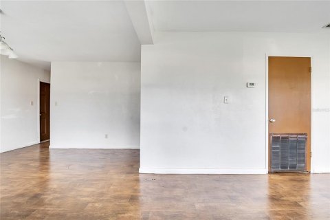 Casa en venta en Orlando, Florida, 3 dormitorios, 109.81 m2 № 1912116 - foto 17