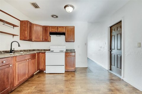 Casa en venta en Orlando, Florida, 3 dormitorios, 109.81 m2 № 1912116 - foto 13