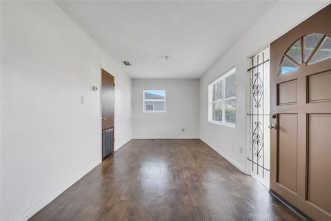 Casa en venta en Orlando, Florida, 3 dormitorios, 109.81 m2 № 1912116 - foto 8