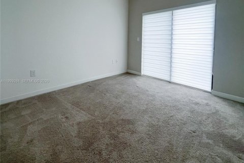 Adosado en venta en Miami, Florida, 3 dormitorios, 154.4 m2 № 2252980 - foto 12