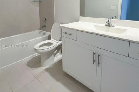 Adosado en venta en Miami, Florida, 3 dormitorios, 154.4 m2 № 2252980 - foto 16