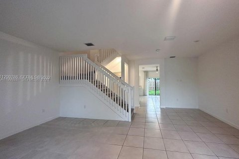 Adosado en venta en Miami, Florida, 3 dormitorios, 154.4 m2 № 2252980 - foto 2