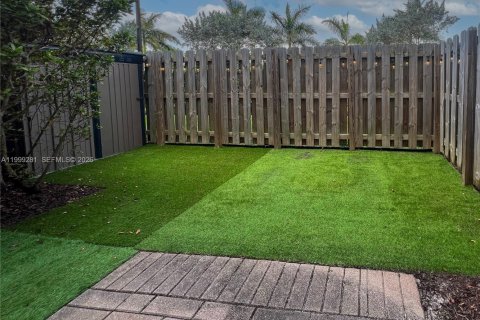 Adosado en venta en Miami, Florida, 3 dormitorios, 154.4 m2 № 2252980 - foto 21