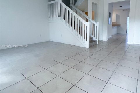 Adosado en venta en Miami, Florida, 3 dormitorios, 154.4 m2 № 2252980 - foto 9