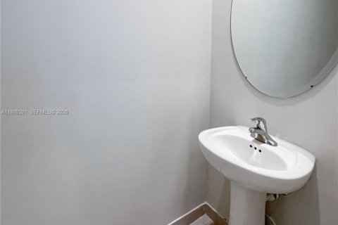 Adosado en venta en Miami, Florida, 3 dormitorios, 154.4 m2 № 2252980 - foto 18