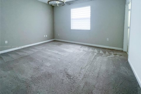 Adosado en venta en Miami, Florida, 3 dormitorios, 154.4 m2 № 2252980 - foto 13