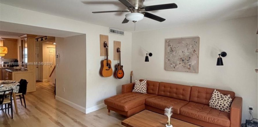 Condo in Oakland Park, Florida, 2 bedrooms  № 1848860