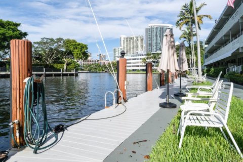 Copropriété à vendre à Fort Lauderdale, Floride: 2 chambres, 78.97 m2 № 2421146 - photo 2