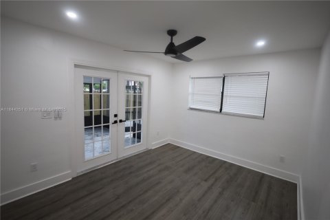 Casa en venta en Miami, Florida, 3 dormitorios, 113.43 m2 № 1840807 - foto 30