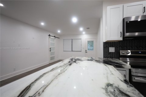 Casa en venta en Miami, Florida, 3 dormitorios, 113.43 m2 № 1840807 - foto 13