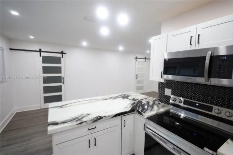 Casa en venta en Miami, Florida, 3 dormitorios, 113.43 m2 № 1840807 - foto 16