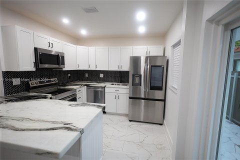 Casa en venta en Miami, Florida, 3 dormitorios, 113.43 m2 № 1840807 - foto 10