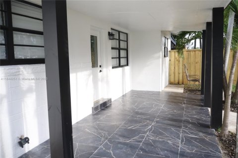 Casa en venta en Miami, Florida, 3 dormitorios, 113.43 m2 № 1840807 - foto 4